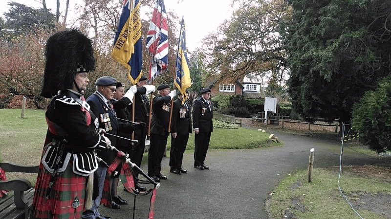 Mike Simmons Bagpiper - Photo 3