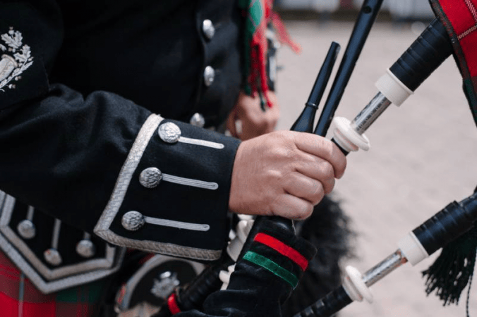 Mike Simmons Bagpiper - Photo 14