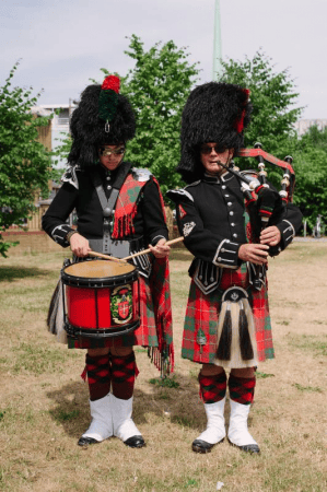 Mike Simmons Bagpiper - Photo 9