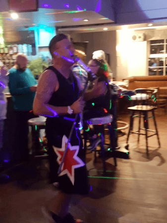 RL as Robbie Williams  - Photo 10
