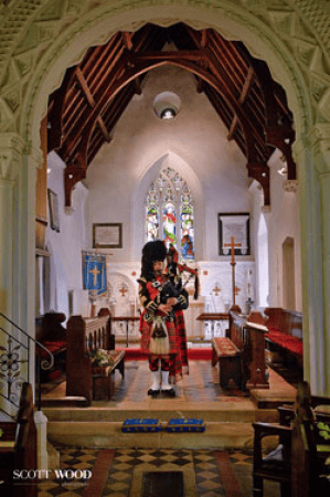 Cambridge Bagpiper - Photo 6