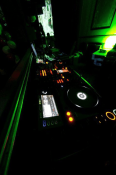 DJ Darren Harvey