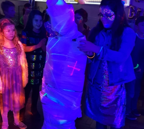 Knightmoves Mobile Disco and Karaoke - Photo 4