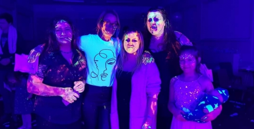 Knightmoves Mobile Disco and Karaoke - Photo 9