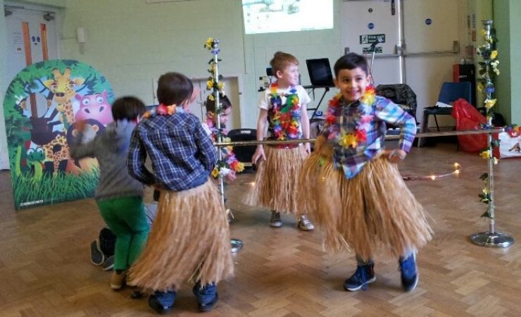 Balloon Modelling & Big Cat Jungle parties - Photo 2