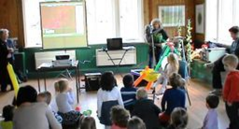 Balloon Modelling & Big Cat Jungle parties - Photo 3