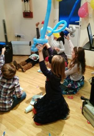 Balloon Modelling & Big Cat Jungle parties - Photo 5