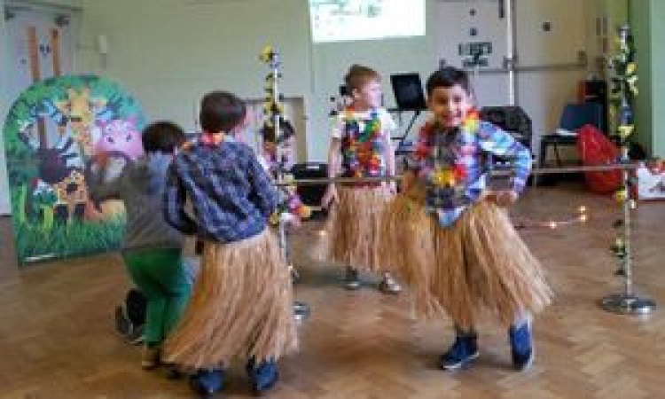 Balloon Modelling & Big Cat Jungle parties - Photo 7