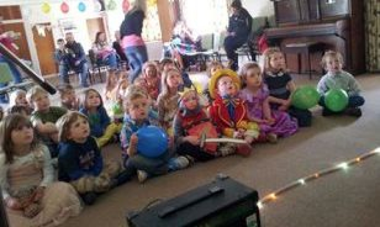 Balloon Modelling & Big Cat Jungle parties - Photo 13