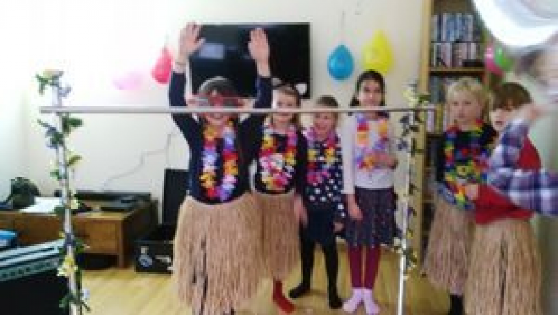 Balloon Modelling & Big Cat Jungle parties - Photo 12