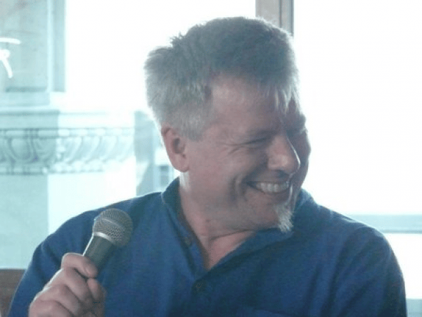 Gordon Mark Webber - Singing guitarist  - Photo 3