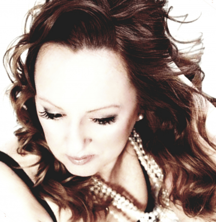 Alison Moyna - Photo 3