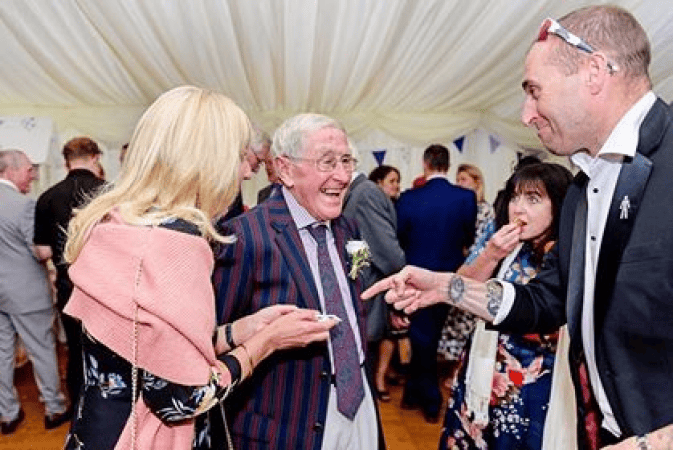 Adam Smith Magician - Close up, Sleight of hand specialist  - Photo 17