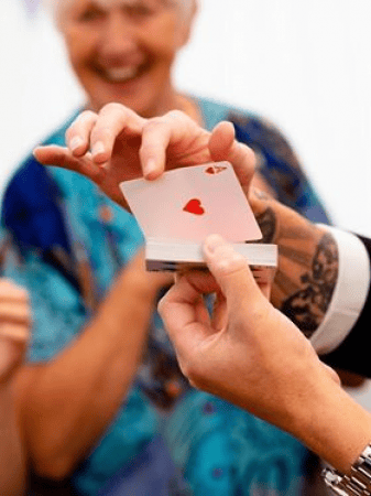 Adam Smith Magician - Close up, Sleight of hand specialist  - Photo 18
