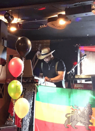 Emerald Lion Photo Booths - Photo 23