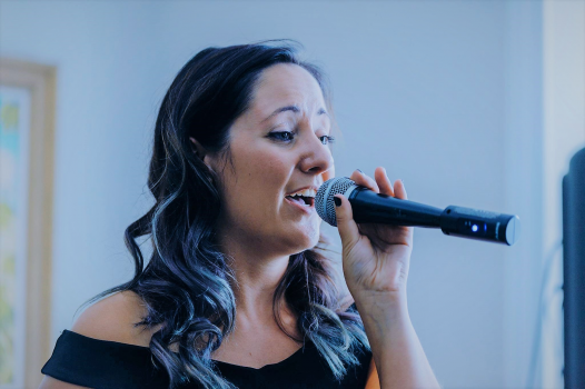 Lizzie Hales - Singer
