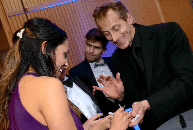 Brett Sirrell  Amazing Magician - Photo 8