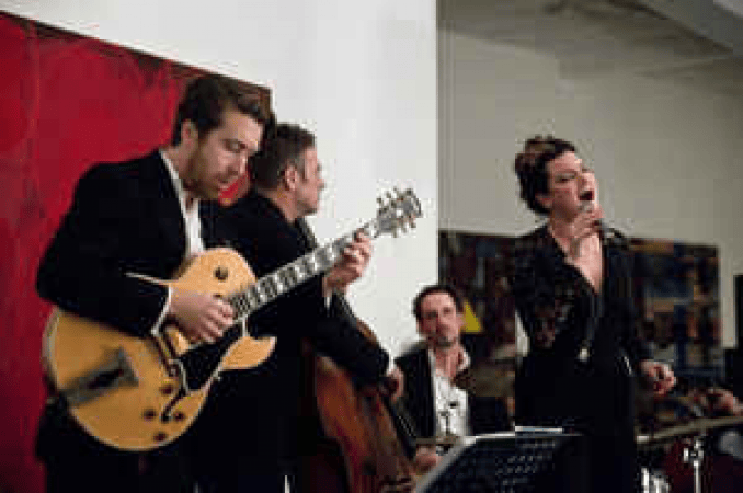 Johanna Graham - Photo 4
