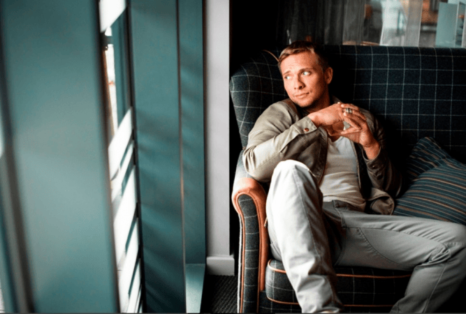 Scott Wright - Photo 5