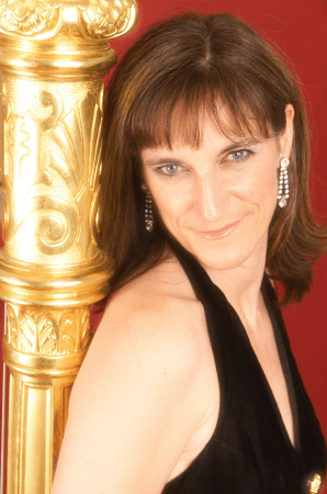 Angela Moore - Photo 3