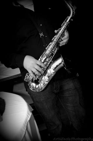 Solo Sax Player with Backing Tracks  - Photo 17