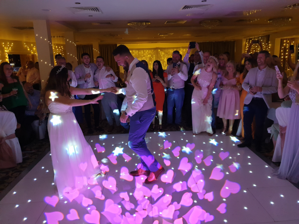 Ultimate White Wedding Entertainment Package - Photo 4