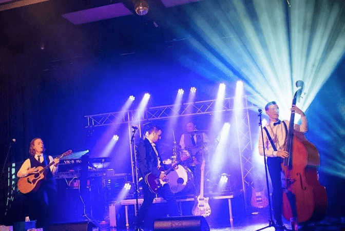 Jimmy & The Hound Dogs - Photo 6