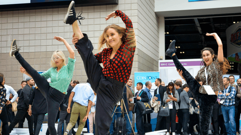 Surprise Dancing Waiters! - Photo 9