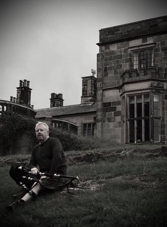The Derbyshire Piper - Bagpiper - Photo 9