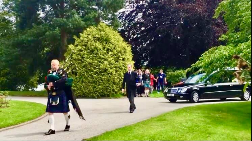 The Derbyshire Piper - Bagpiper - Photo 18