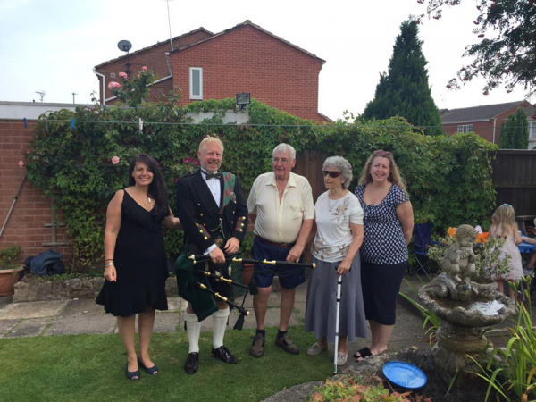 The Derbyshire Piper - Bagpiper - Photo 19