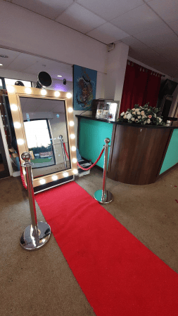 Magic Mirror Photo Booth - Photo 18