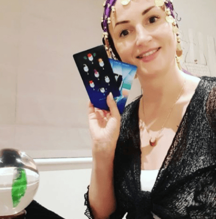 Nicola Kelleher Fortune Teller - Photo 15