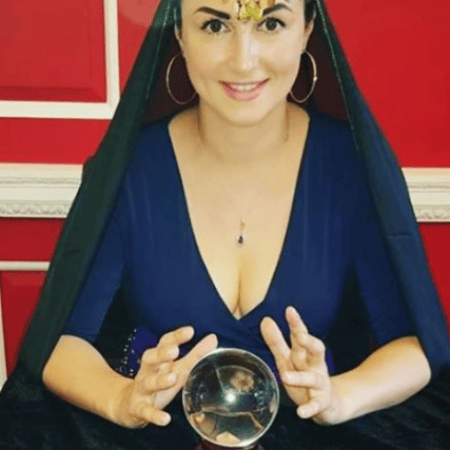 Nicola Kelleher Fortune Teller - Photo 19