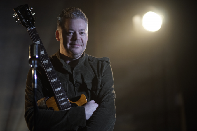 Paul Wilson-Singer Guitarist and DJ. - Photo 3