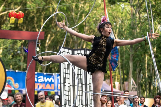 Cabaret Hula Hoop Act
