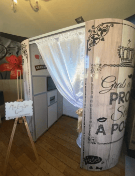 Oval Photobooth