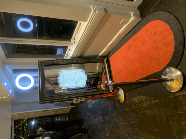 Photo booth or mirror booth - Photo 3