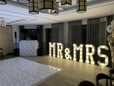 Wedding package, dancefloor booths, letters & cart