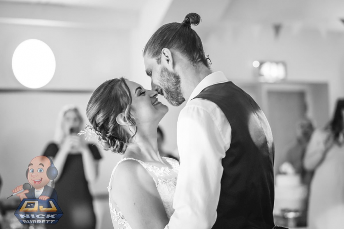 The Wedding DJ - Photo 6