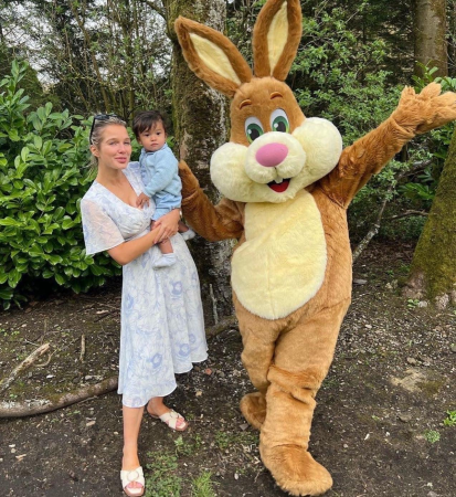 Easter Bunny Mascot - Photo 3
