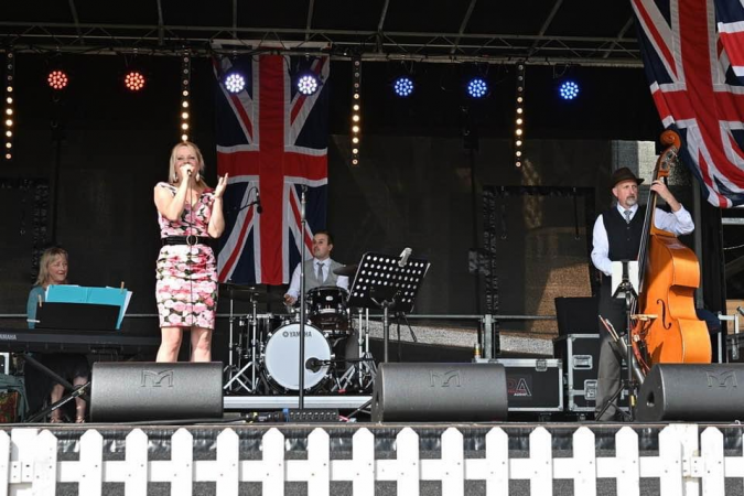 Pink Champagne Jazz & Pop Band , Duo , Trio  - Photo 21