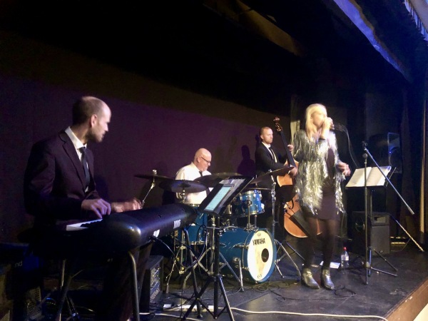 Blue Ray Band - Photo 2
