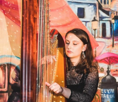 Aoife Miralles, Harpist