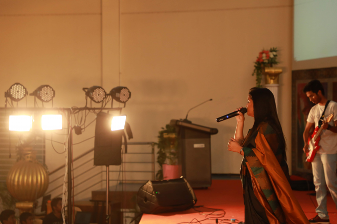 Singer - Photo 16
