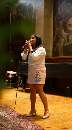 Singer - Photo 25