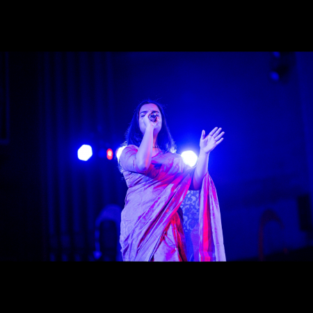 Singer - Photo 23