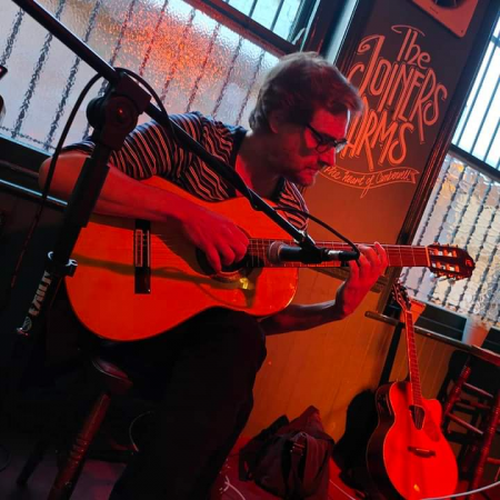 Classical guitarist Benjamin Dean  - Photo 3