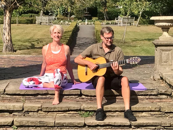 Yoga with live guitarist  - Photo 4