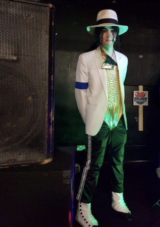Man in the mirror  - Photo 25